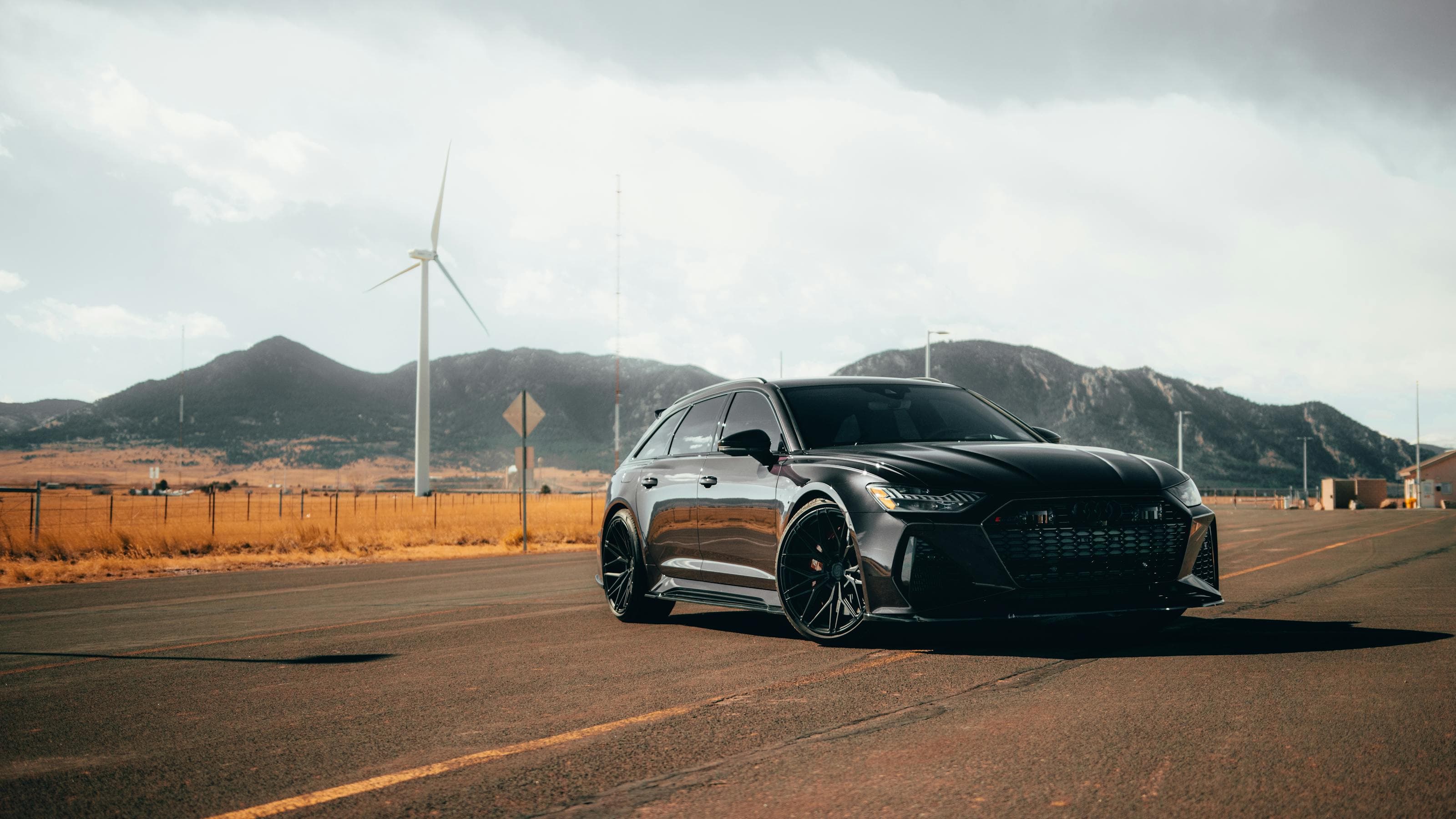 The Complete Guide to Road Trip Journaling (Routes, Playlists, & Pit Stops)